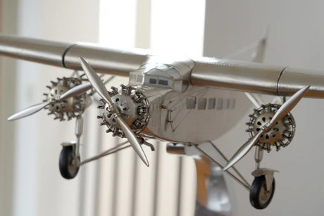 FORD TRIMOTOR FRONT VIEW