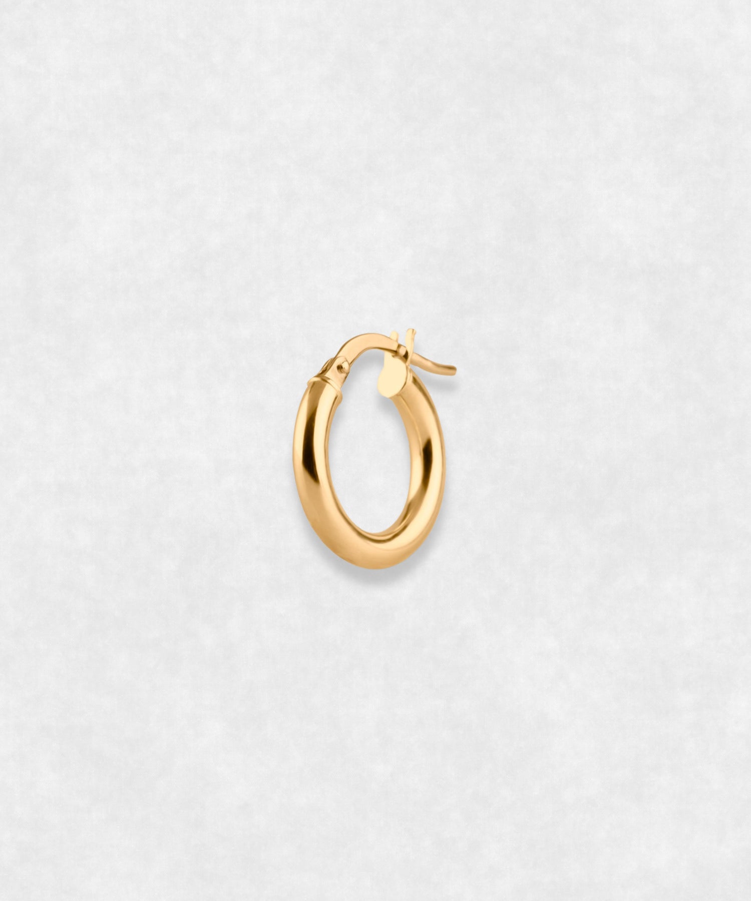 Hoops Earrings 18k Gold Maison Davis 10mm model side view